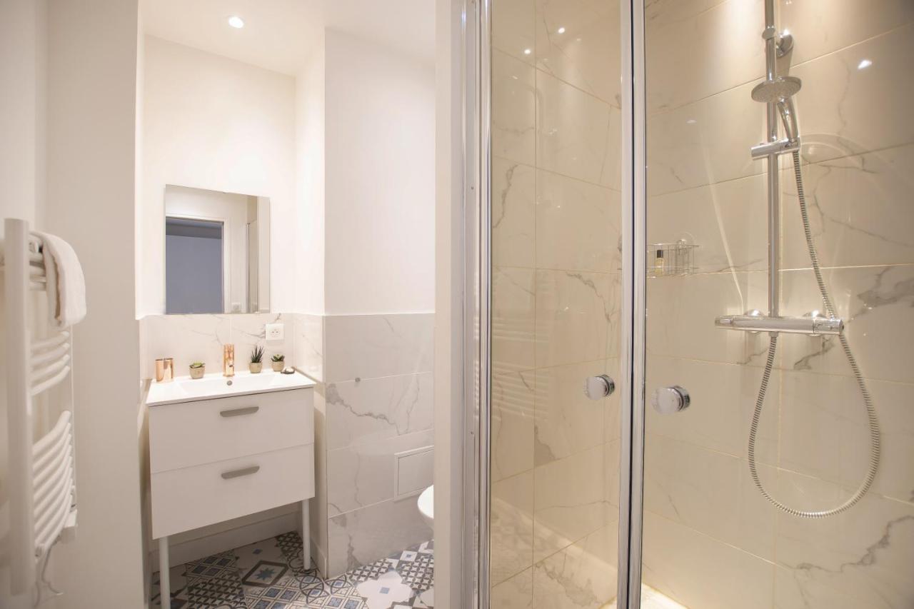 Bel Appartement Idealement Situe - Tour Eiffel ปารีส ภายนอก รูปภาพ
